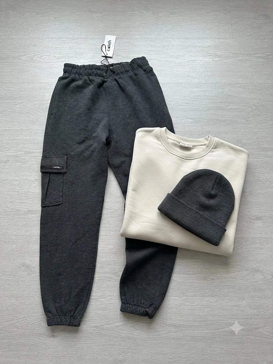 Pantalón jogger cargo gris oscuro con etiqueta "catch"